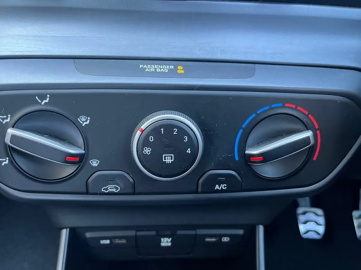 2023-hyundai-bayon-10-t-gdi-se-connect-big-17