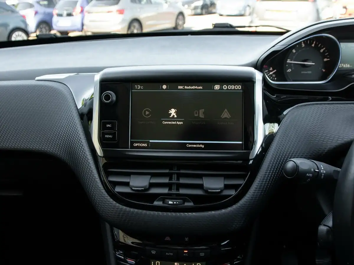 2018-peugeot-2008-suv-12-puretech-allure-premium-ss-big-25