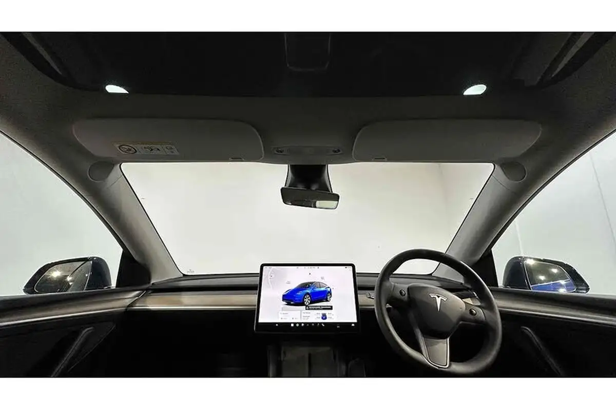 2022-tesla-model-y-e-long-range-big-1