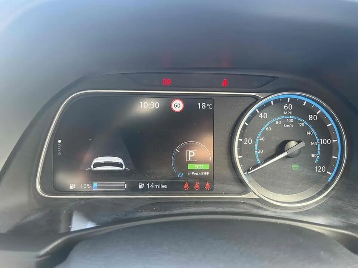 2021-nissan-leaf-e-tekna-big-46