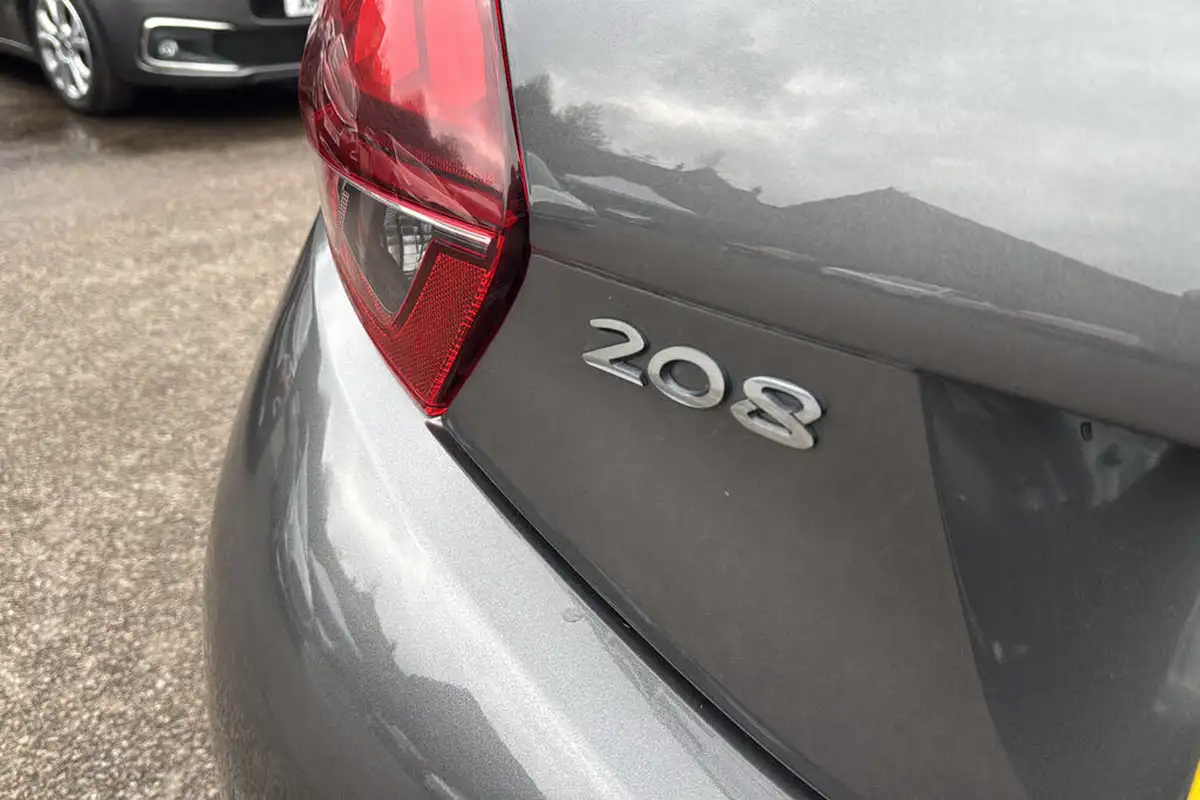 2019-peugeot-208-12-puretech-signature-big-24