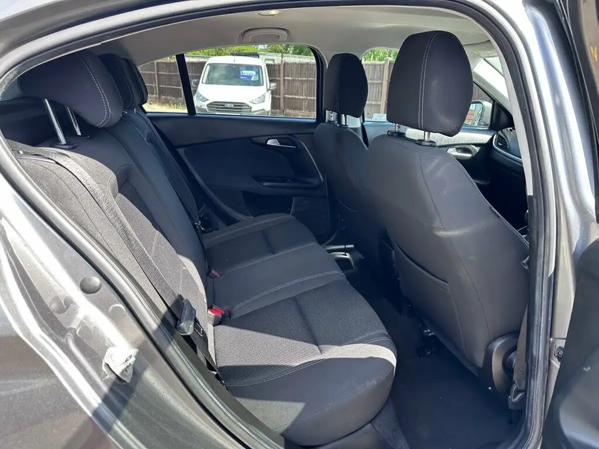 2021-fiat-tipo-10-life-hatchback-big-22