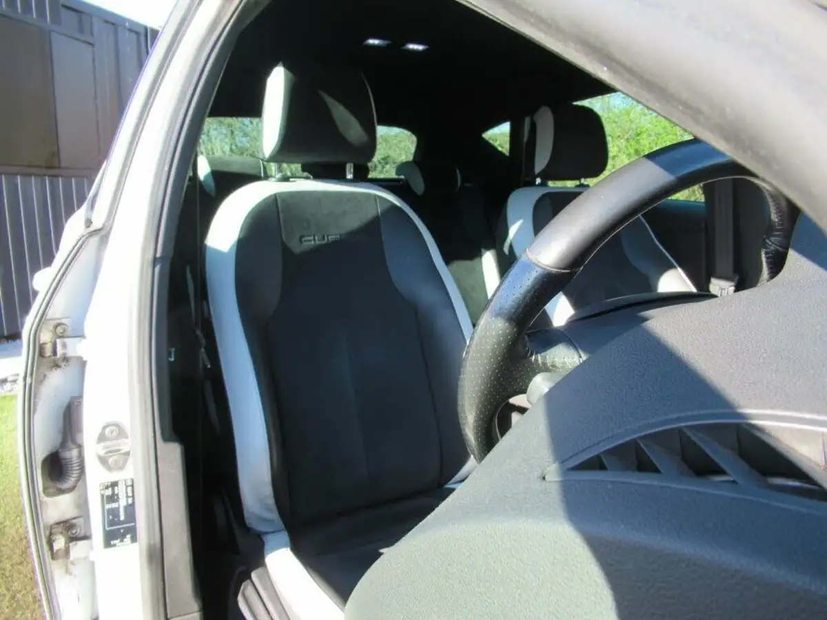 2014-seat-leon-20-cupra-280-ss-hatchback-5d-big-11