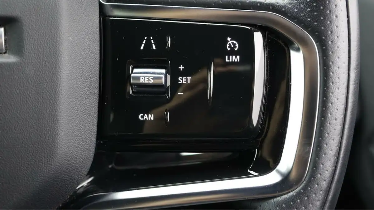 2021-land-rover-range-rover-evoque-20-d200-r-dynamic-se-big-23
