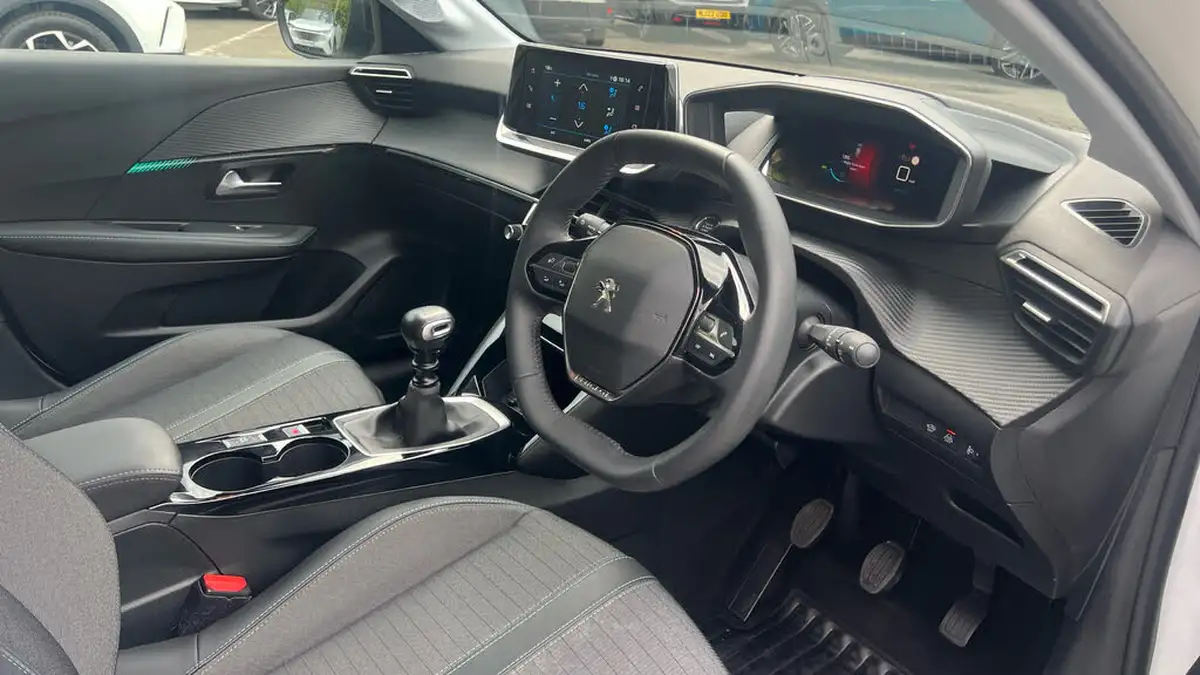 2022-peugeot-208-12-puretech-allure-premium-100bhp-big-10