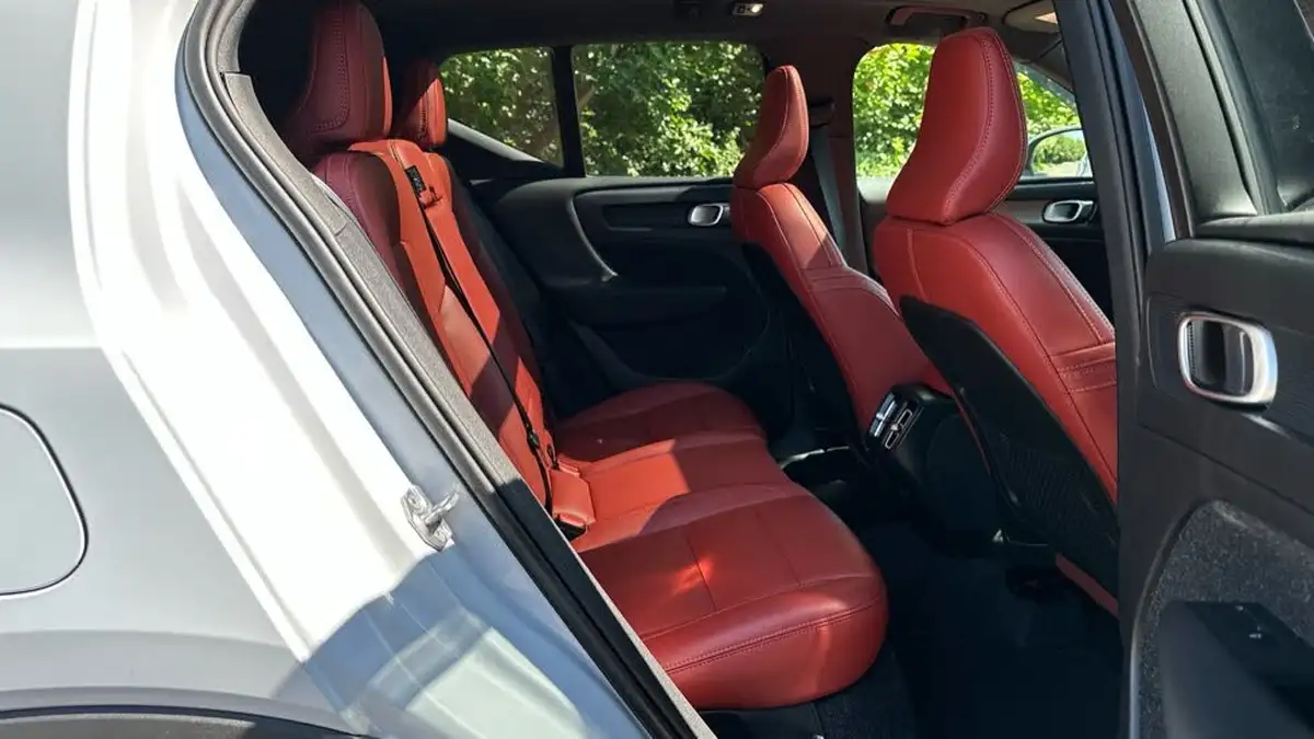 2020-volvo-xc40-20-b4-inscription-pro-big-5