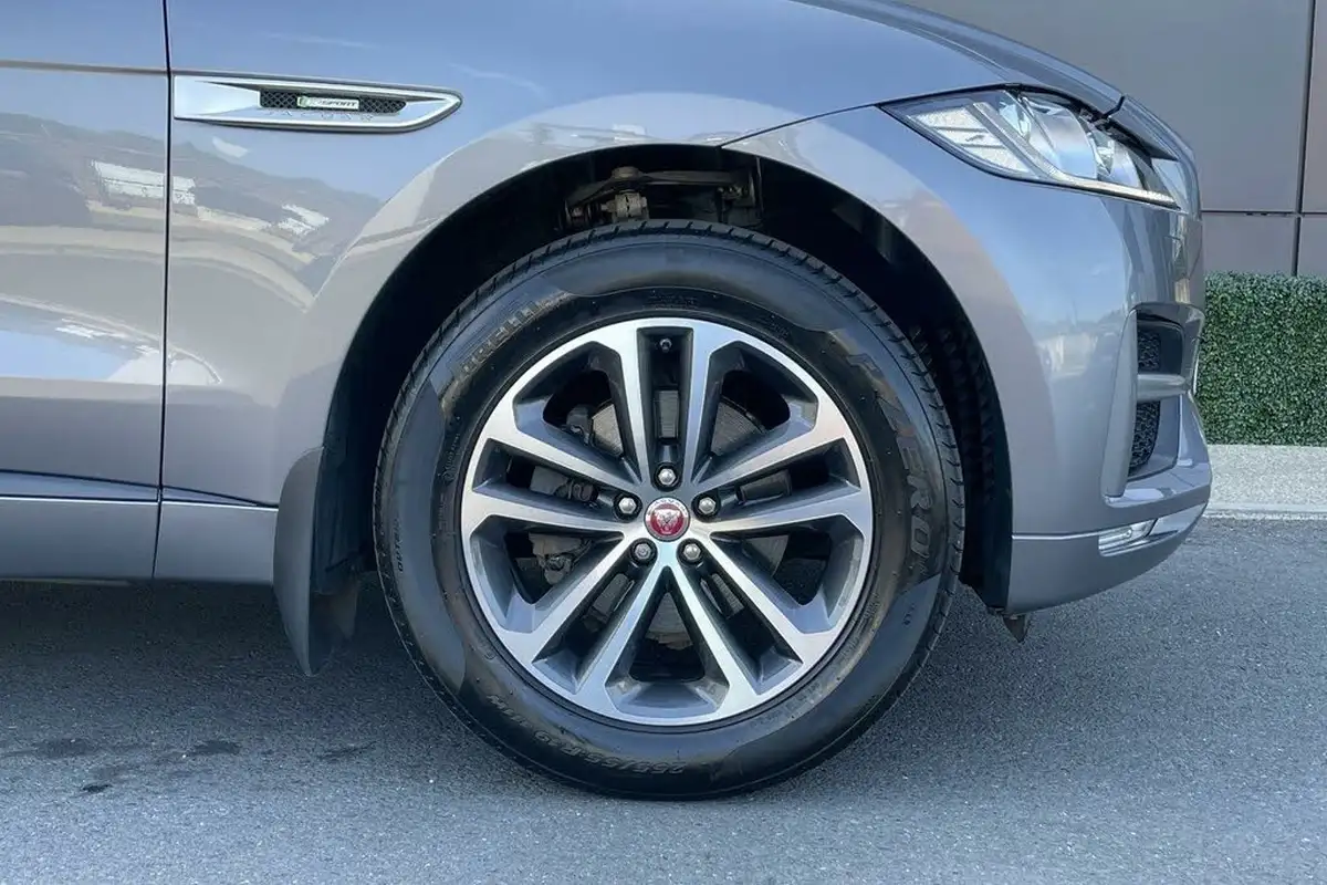2019-jaguar-f-pace-20-i4d-r-sport-180ps-awd-auto-big-13