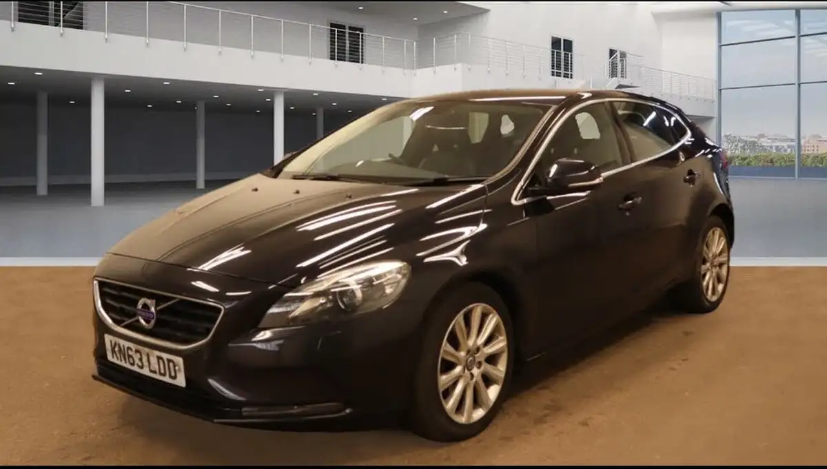 2013-volvo-v40-16td-d2-se-lux-nav-ss-powershift-big-1