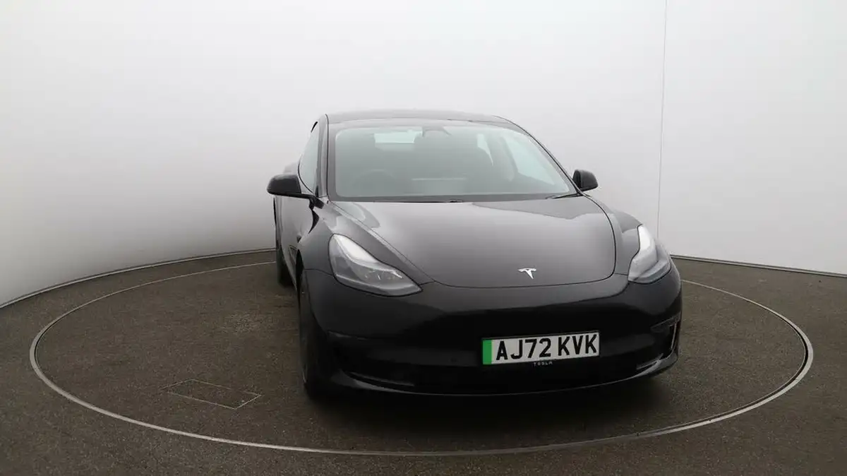 2022-tesla-model-3-e-long-range-big-40
