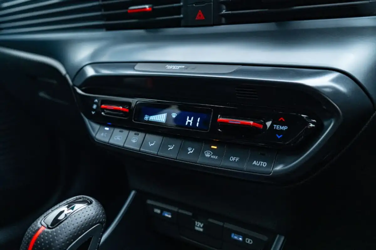 2023-hyundai-i20-10-t-gdi-n-line-dct-big-22
