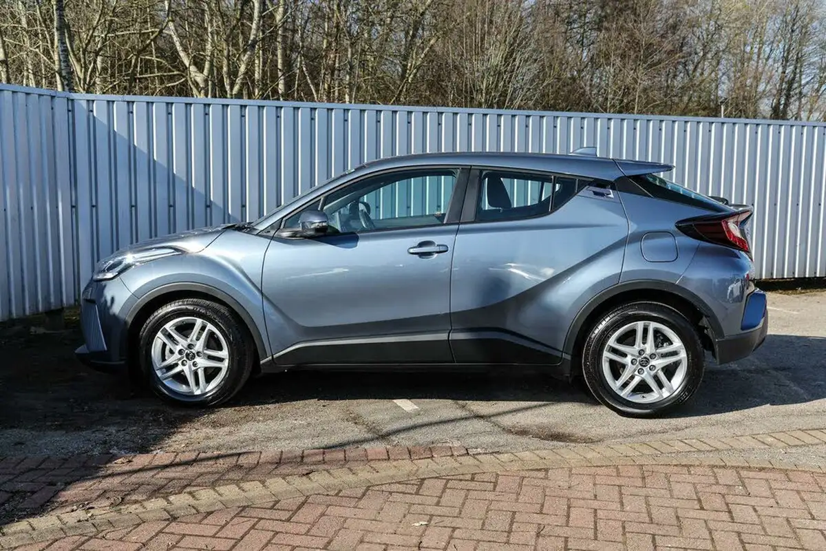 2023-toyota-c-hr-18-vvt-i-icon-120bhp-big-16