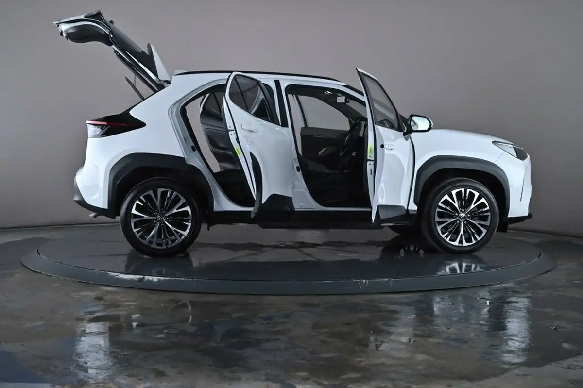 2023-toyota-yaris-cross-15-vvt-i-excel-awd-i-big-67
