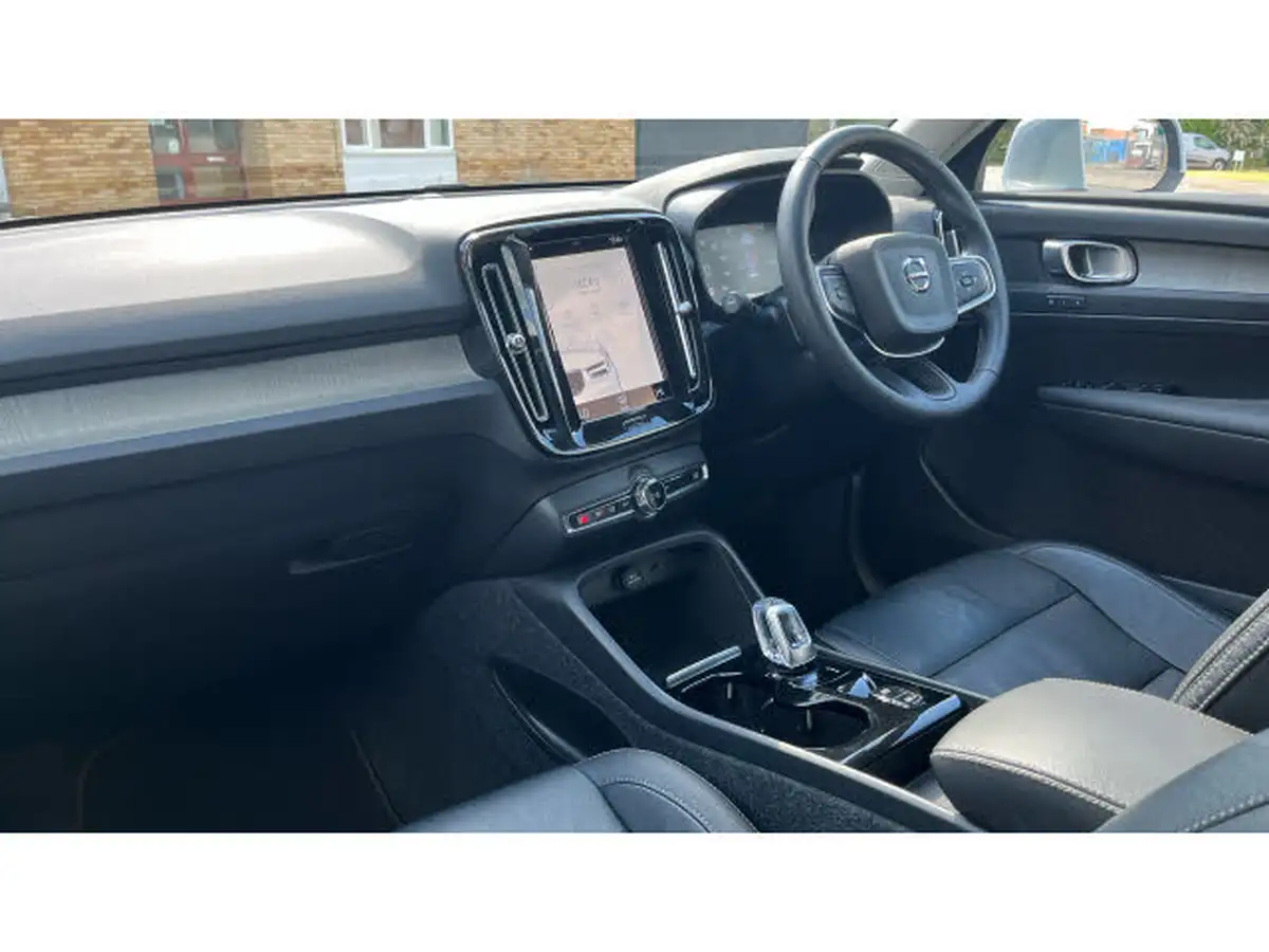 2021-volvo-xc40-15-t4-inscription-208bhp-big-8