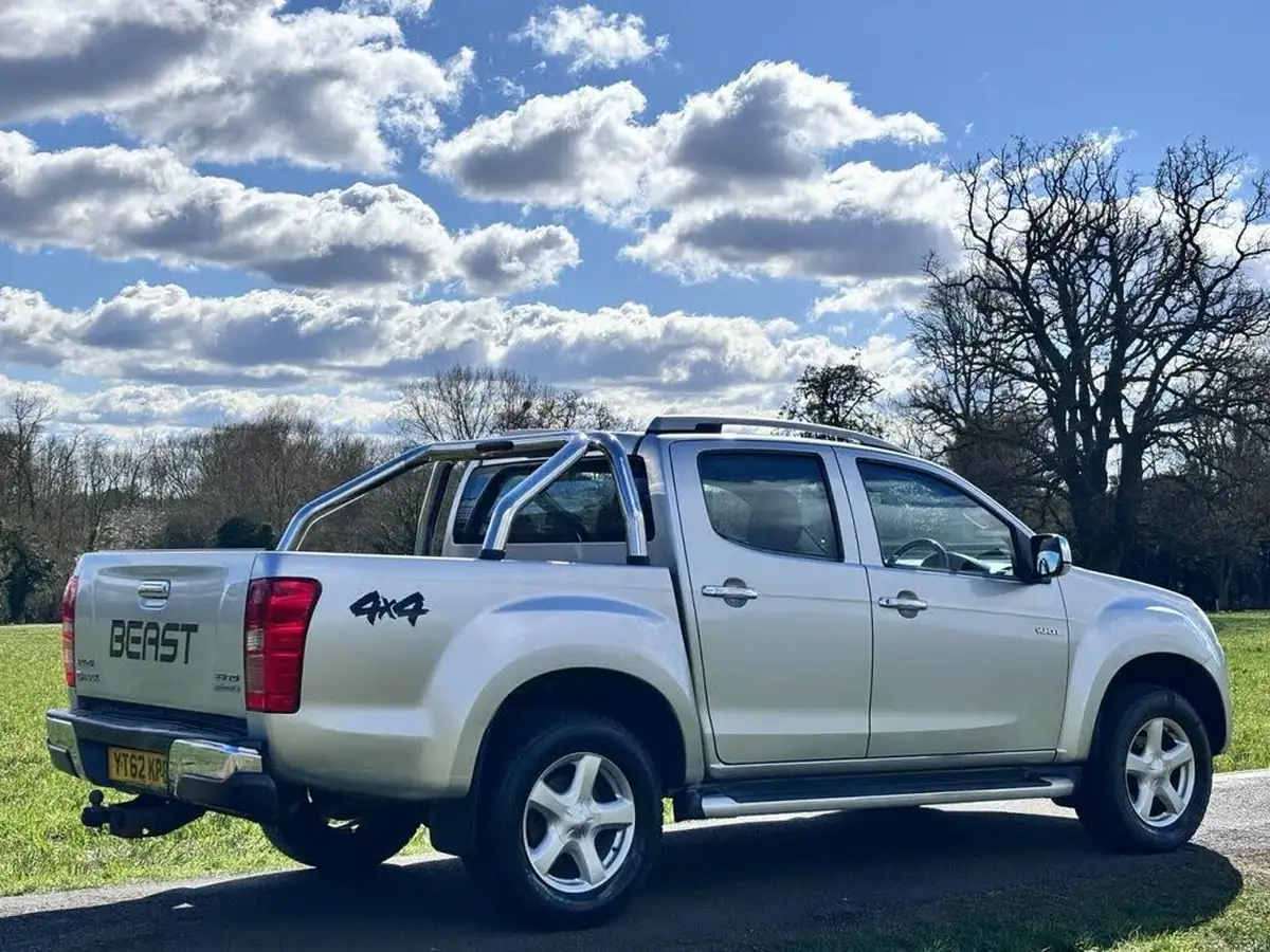 2012-isuzu-d-max-25td-yukon-big-5