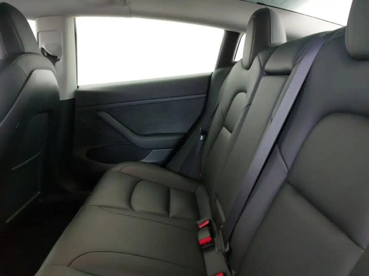 2022-tesla-model-3-e-long-range-big-5