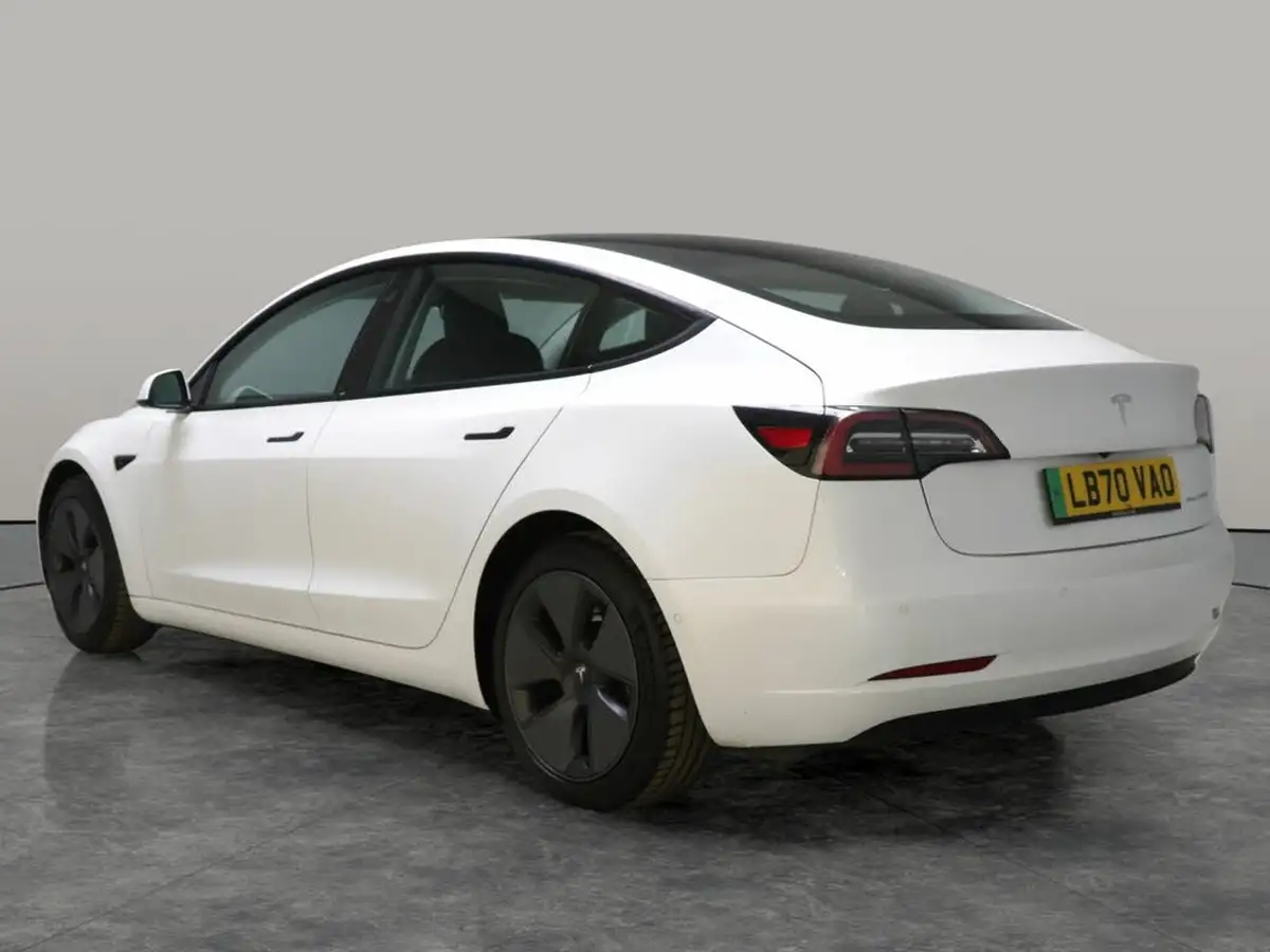 2020-tesla-model-3-e-long-range-big-16