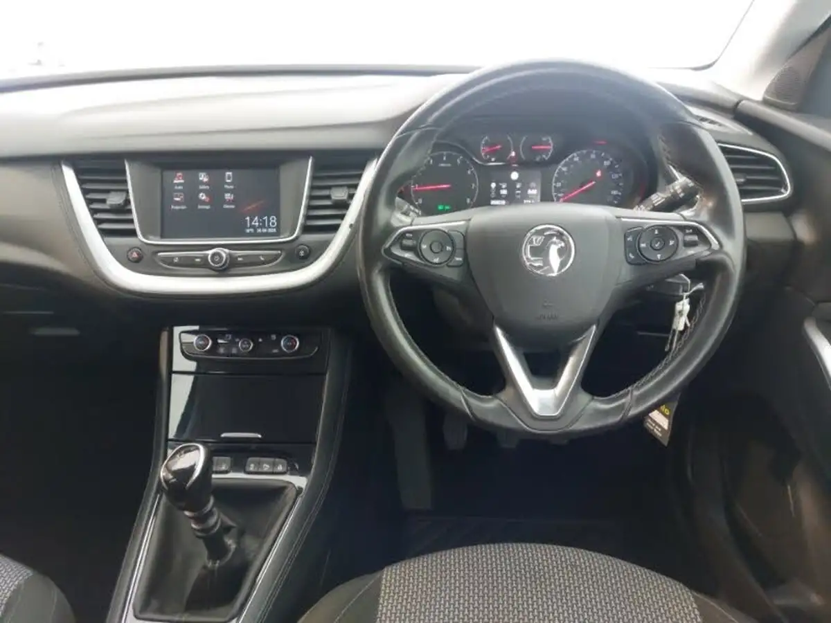 2019-vauxhall-grandland-x-12-se-ss-big-6