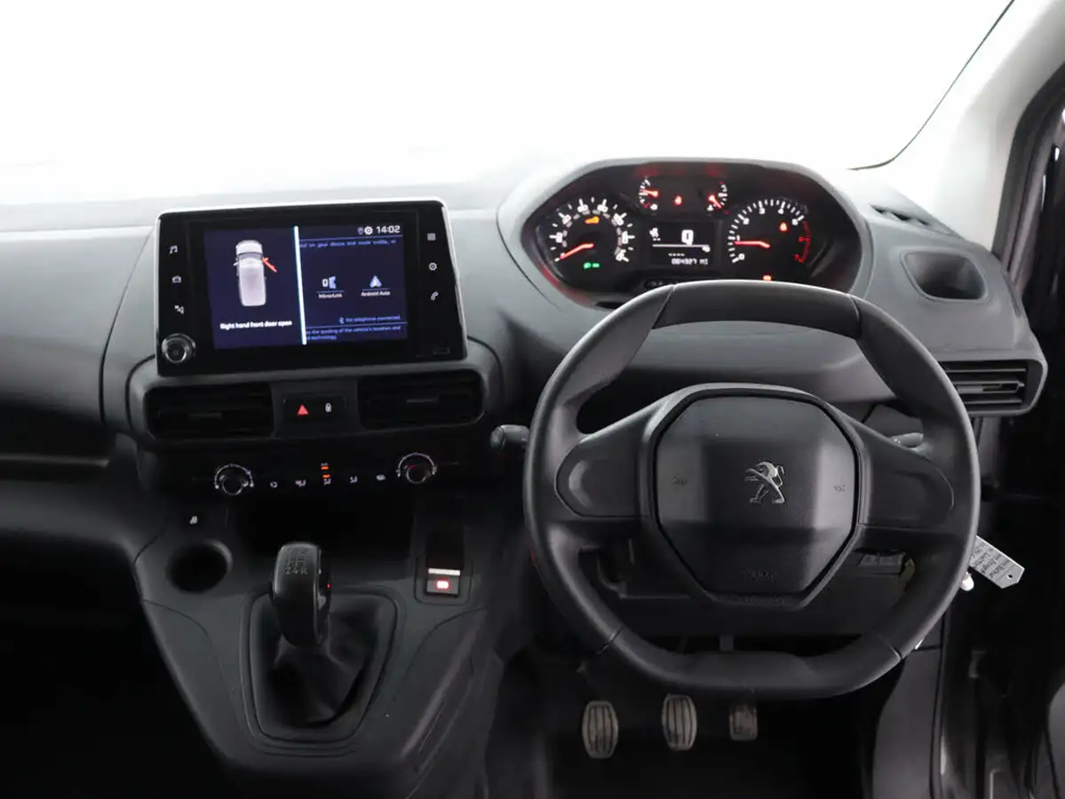 2019-peugeot-partner-16bluehdi-1000-professional-big-14