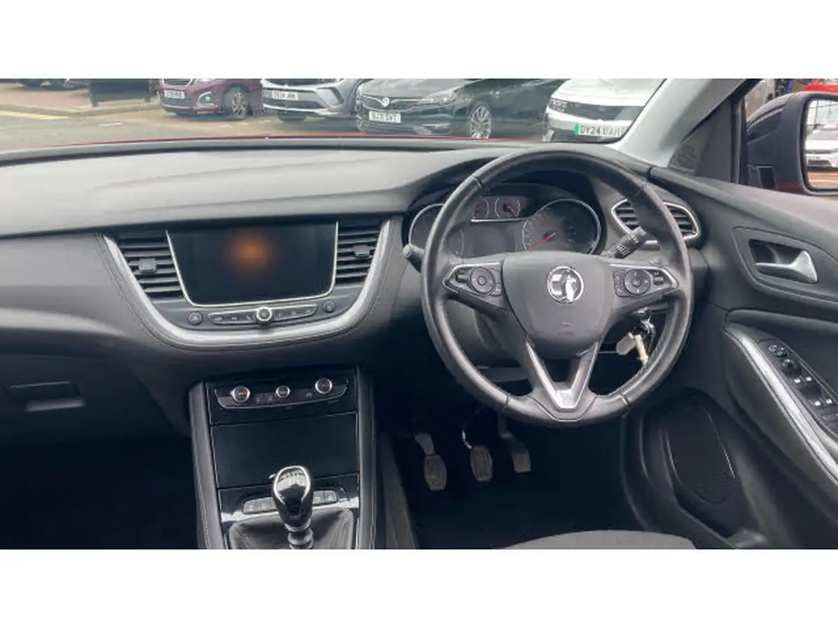 2020-vauxhall-grandland-x-12-sri-nav-big-9