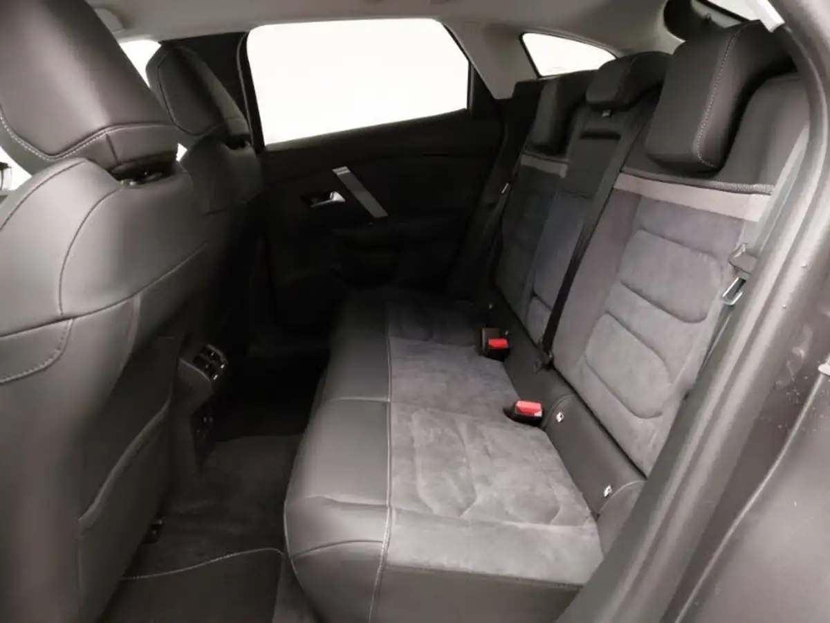 2024-citroen-c4-e-e-series-136ps-50kwh-big-5
