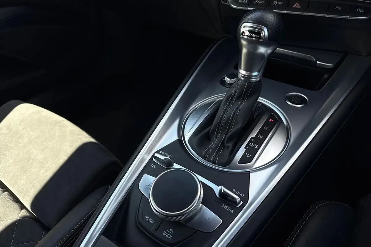 2022-audi-tt-coupe-20-40-tfsi-black-edition-big-21