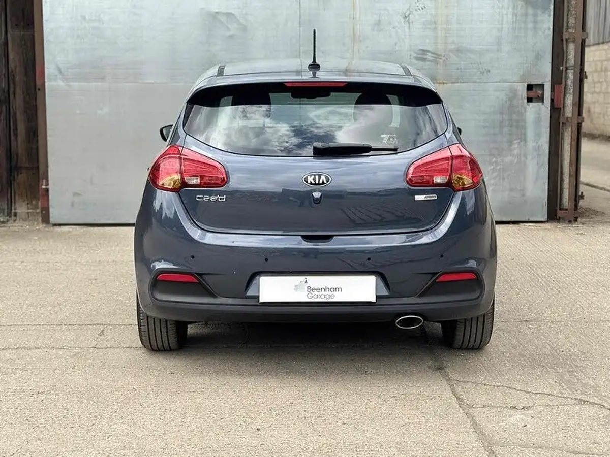 2014-kia-ceed-16crdi-3-isg-hatchback-big-9