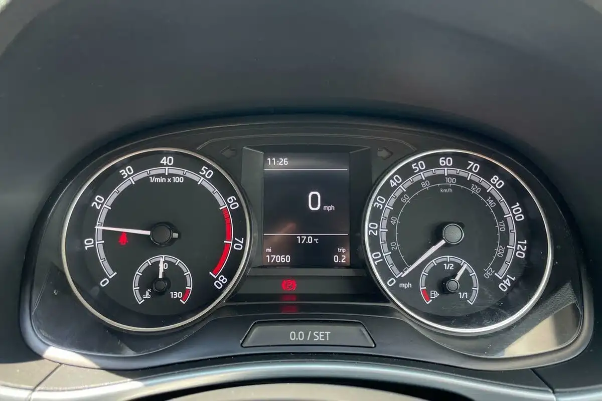 2019-skoda-fabia-10-tsi-colour-edition-big-40