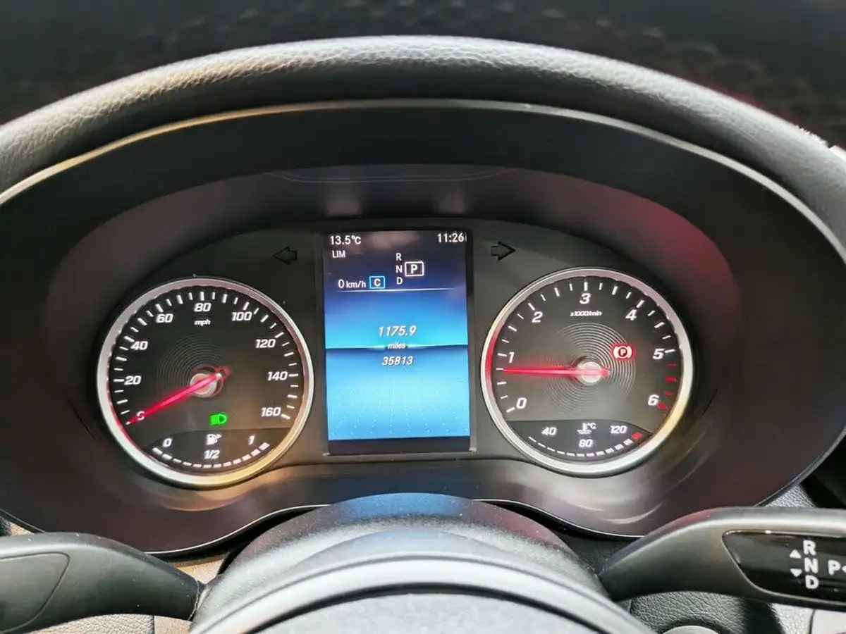 2021-mercedes-benz-c-class-20d-c220d-se-saloon-4d-big-22