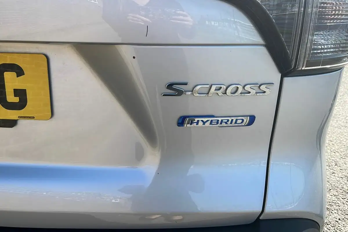 2024-suzuki-s-cross-14-boosterjet-motion-big-45