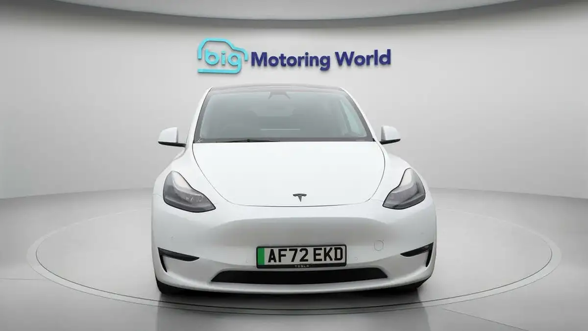2022-tesla-model-y-e-long-range-big-2
