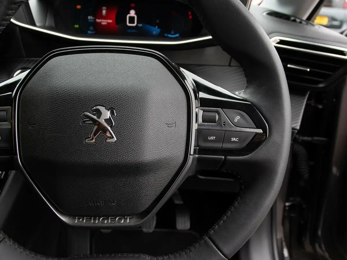 2021-peugeot-208-12-puretech-allure-premium-100bhp-big-19