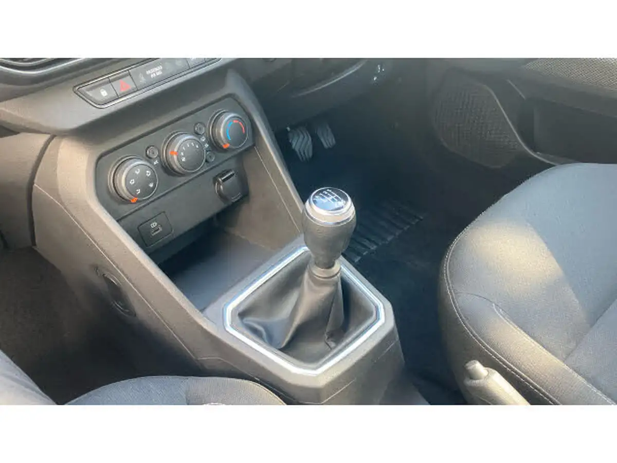 2021-dacia-sandero-10-tce-comfort-90bhp-big-12