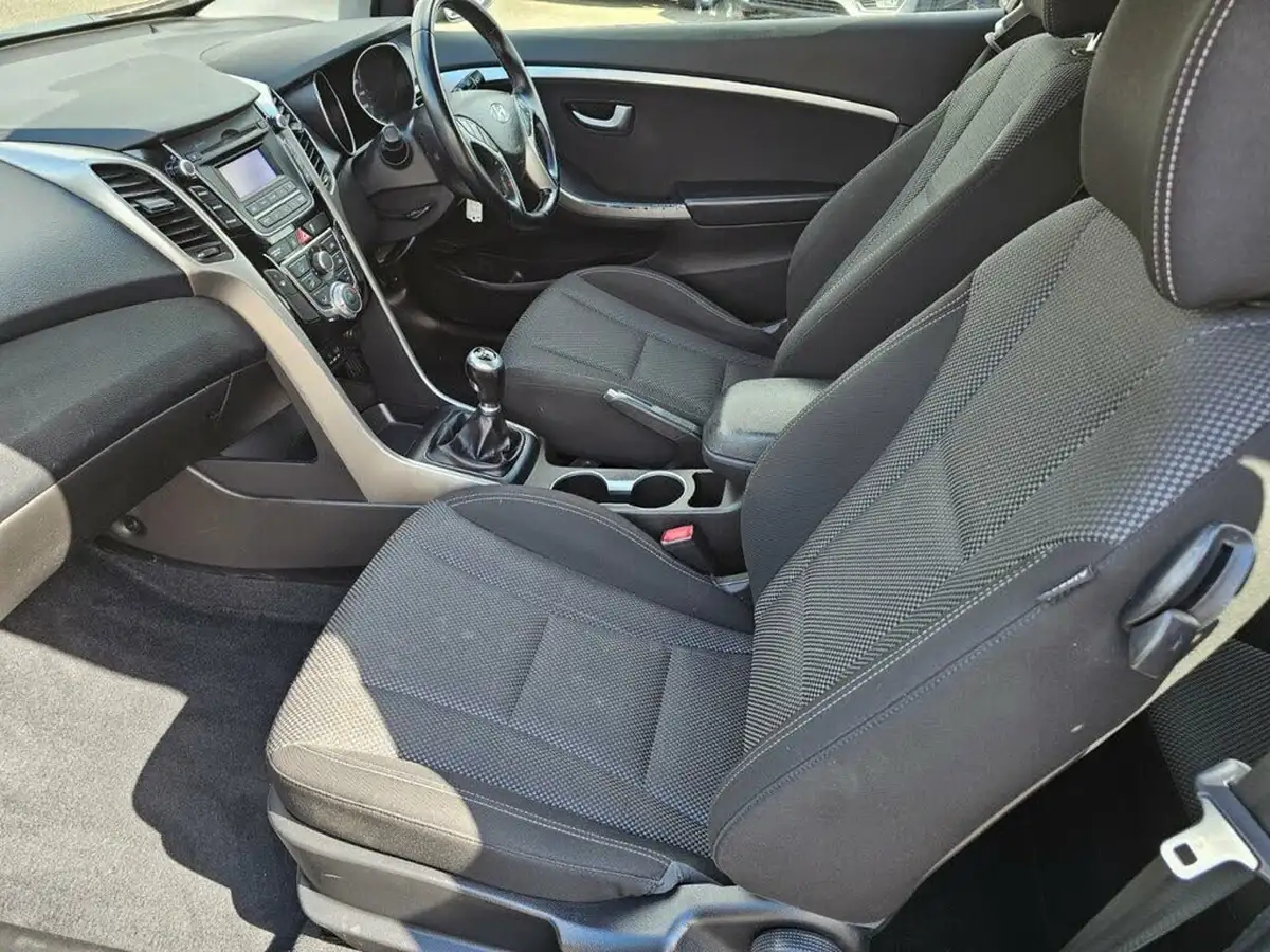 2015-hyundai-i30-14-active-3d-big-25