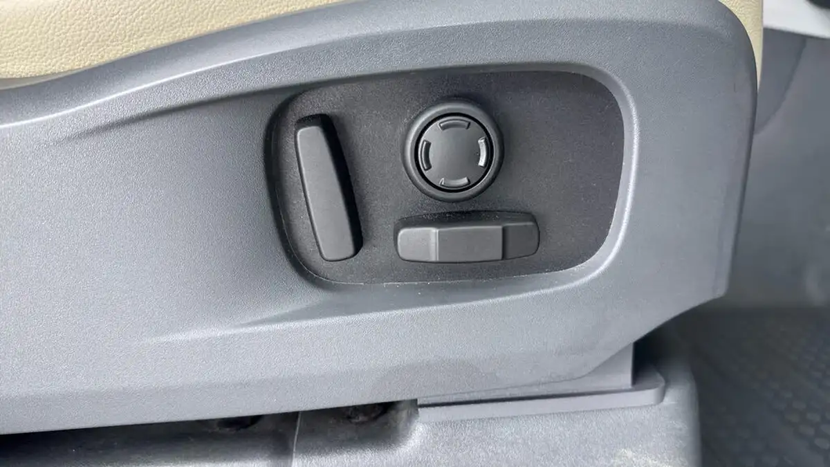 2021-land-rover-110-defender-30-d200-se-big-23