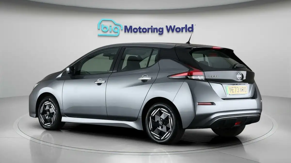 2023-nissan-leaf-e-acenta-39kwh-big-5
