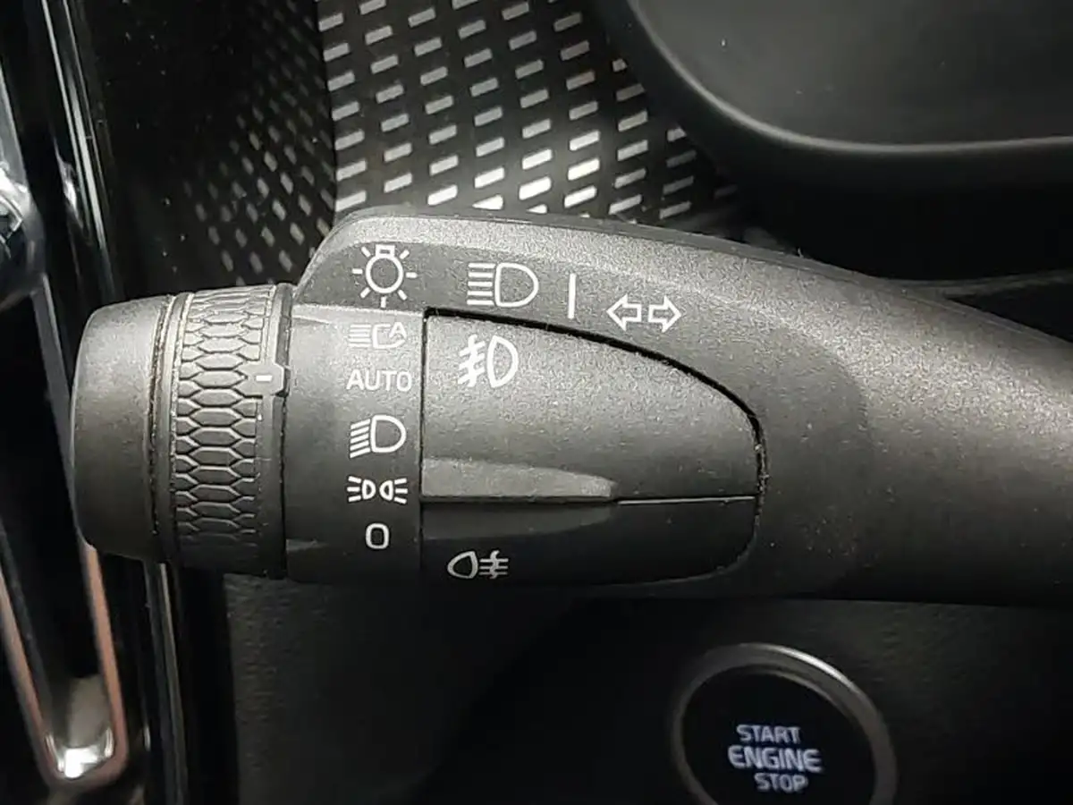 2020-volvo-xc40-15-t3-r-design-big-14