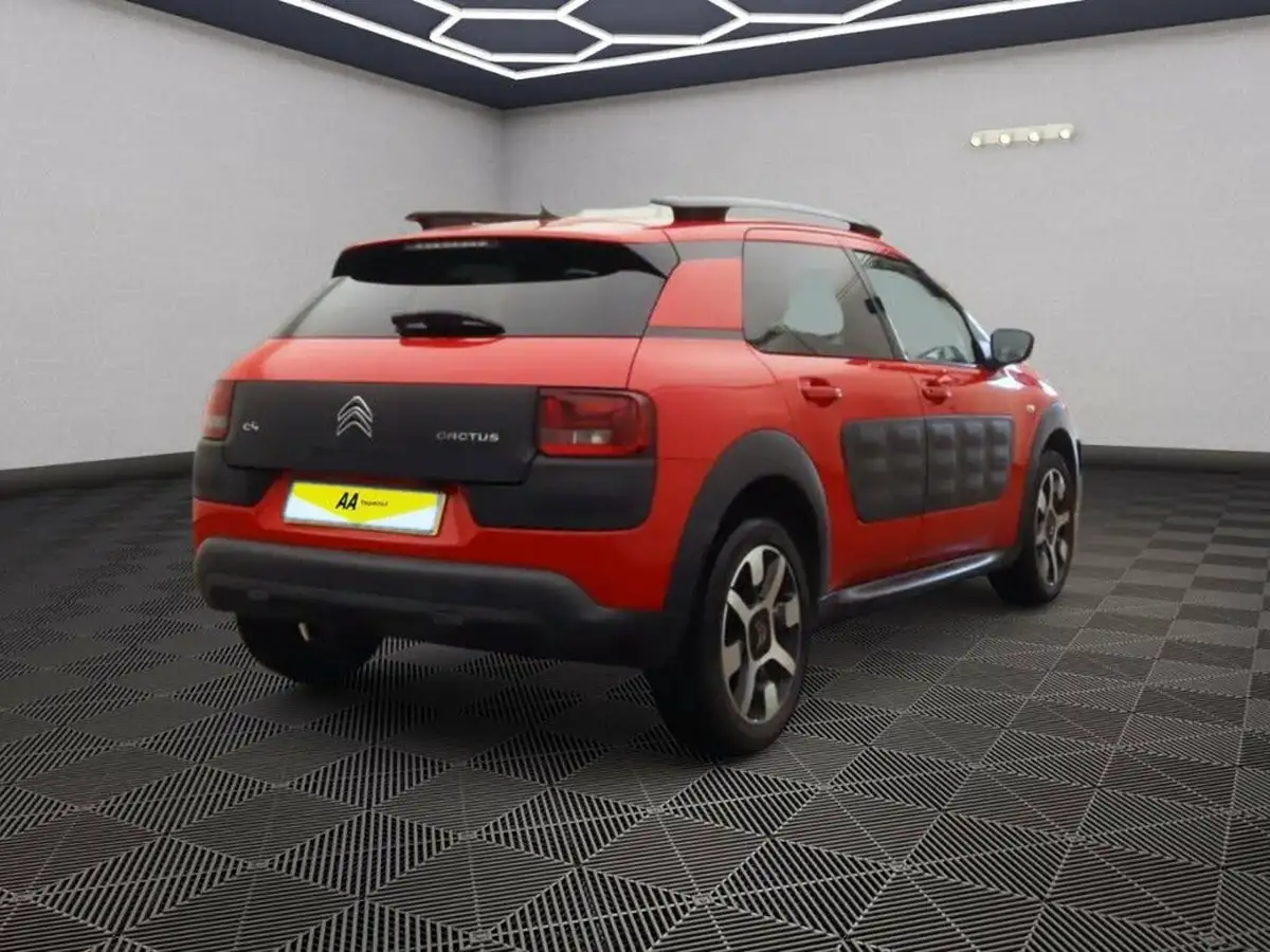 2015-citroen-c4-cactus-16bluehdi-flair-big-3