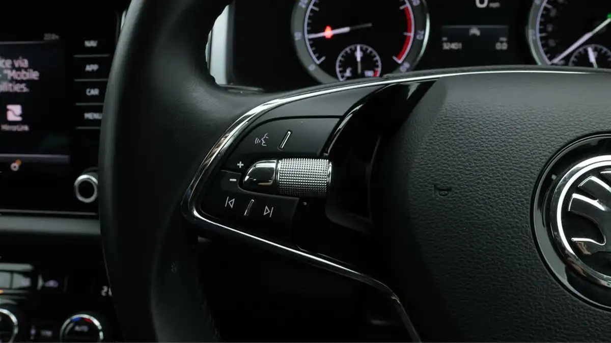 2021-skoda-kodiaq-15-tsi-se-5-dsg-big-22
