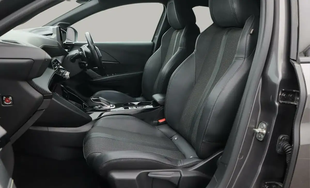 2021-peugeot-208-12-puretech-gt-100bhp-eat8-big-14