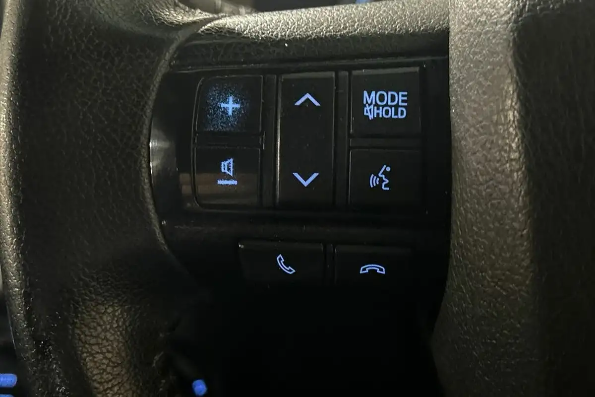 2022-toyota-hi-lux-28d-4d-invincible-x-204hpeu6d-2755cc-auto-big-7