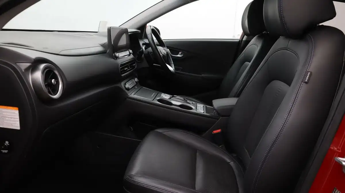 2021-hyundai-kona-e-ultimate-big-14