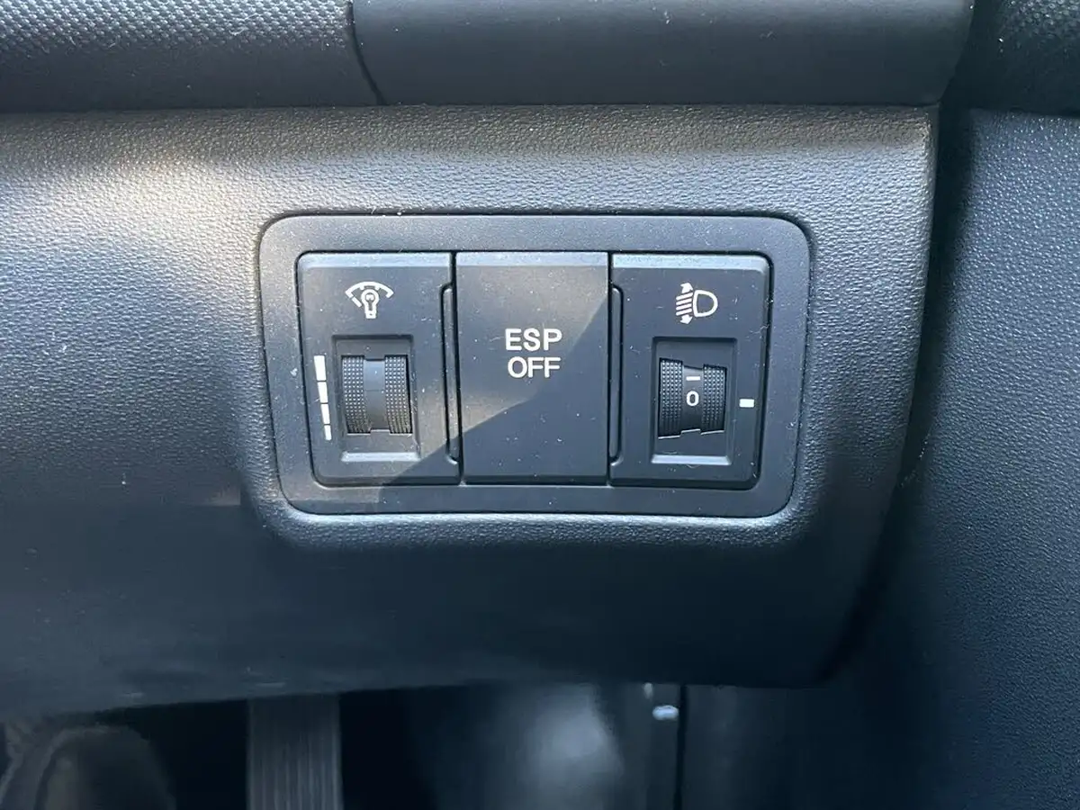 2011-hyundai-i30-14-comfort-109ps-isg-hatchback-big-20