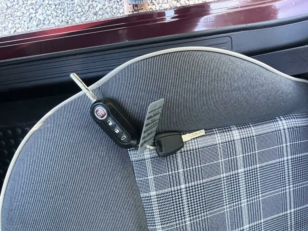 2020-fiat-500-12-lounge-big-44