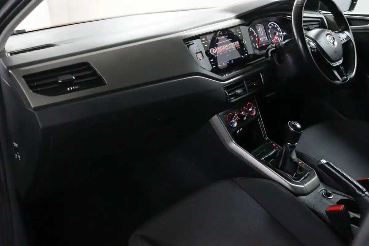 2021-volkswagen-polo-10-match-big-28