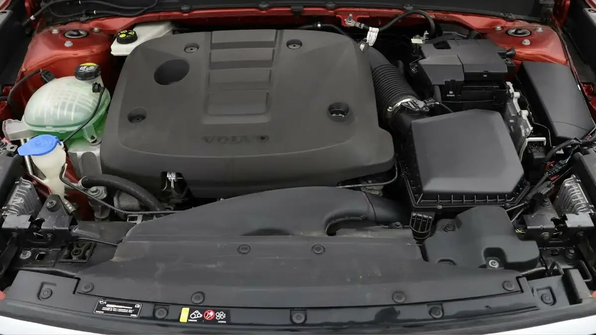 2020-volvo-xc40-20td-d3-momentum-geartronic-big-18