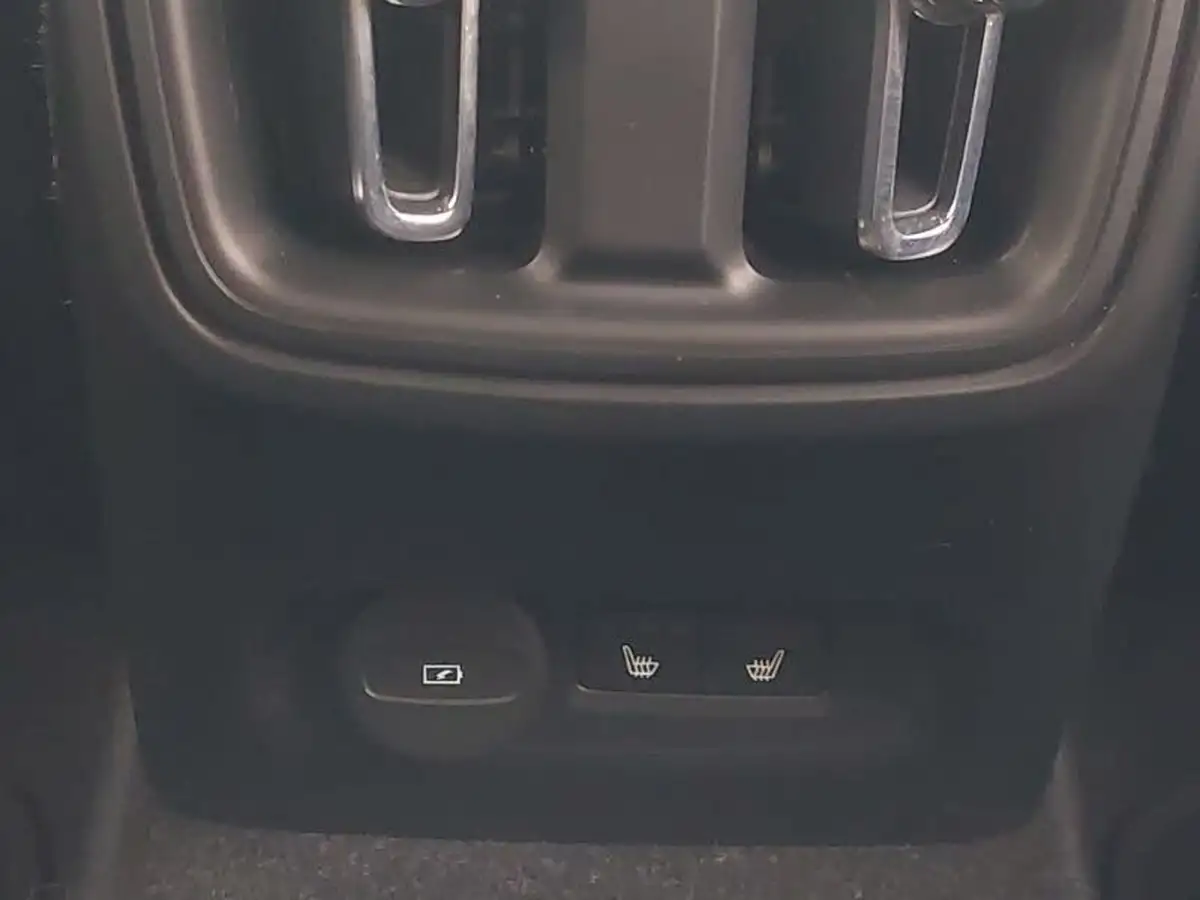 2022-volvo-xc40-e-recharge-plus-228bhp-big-12