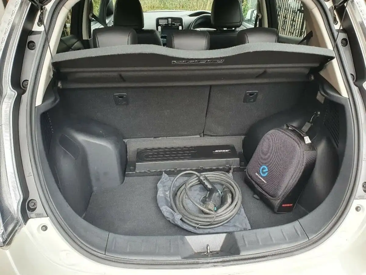 2016-nissan-leaf-e-tekna-30kwh-big-14