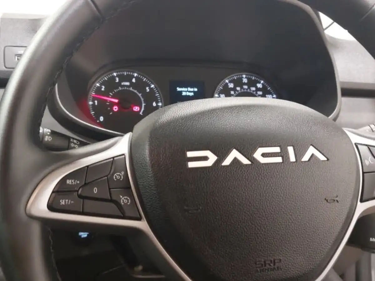 2024-dacia-sandero-stepway-10-tce-extreme-90bhp-big-9