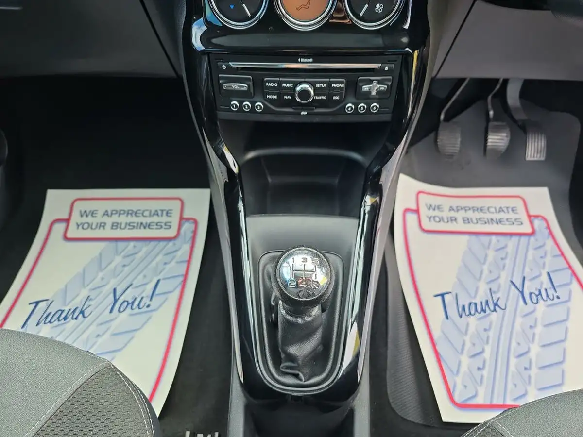 2011-citroen-c3-14-connexion-big-20