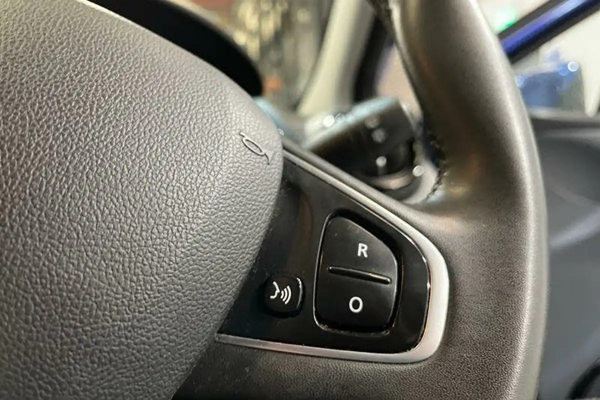 2019-renault-clio-09-tce-iconic-75ps-big-28